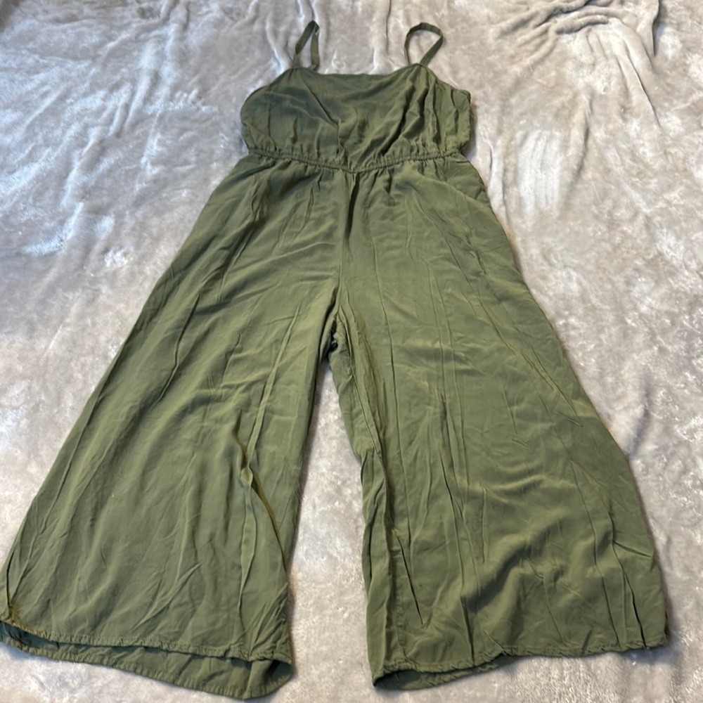 Gap green cropped leg romper